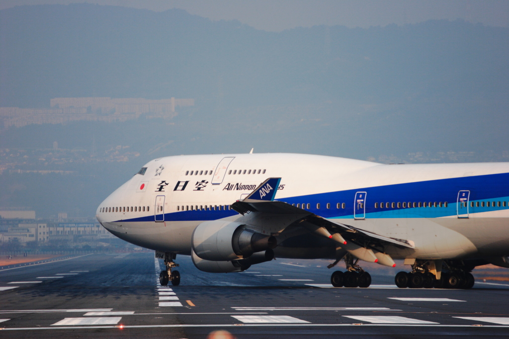 Boeing 747-481(JA8094)