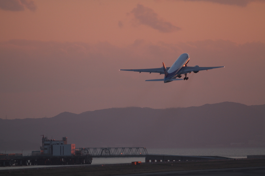 Boeing777-281(JA702A)