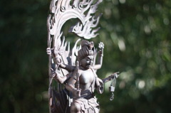 神社にて