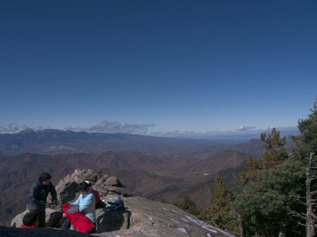 瑞牆山頂上からの眺め