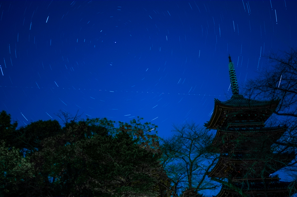 ！（スーチョン）の夜空