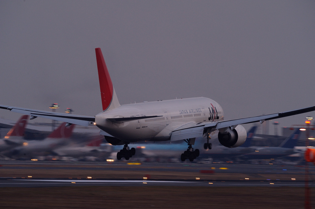 JAL B777@成田