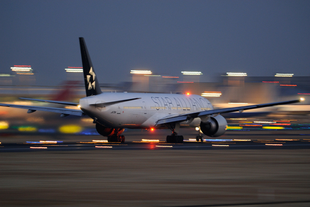 ANA B777スターアライアンス@成田