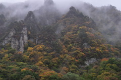 岩山と紅葉