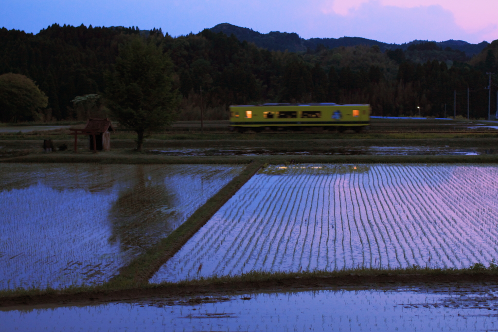 田園の夕暮れ