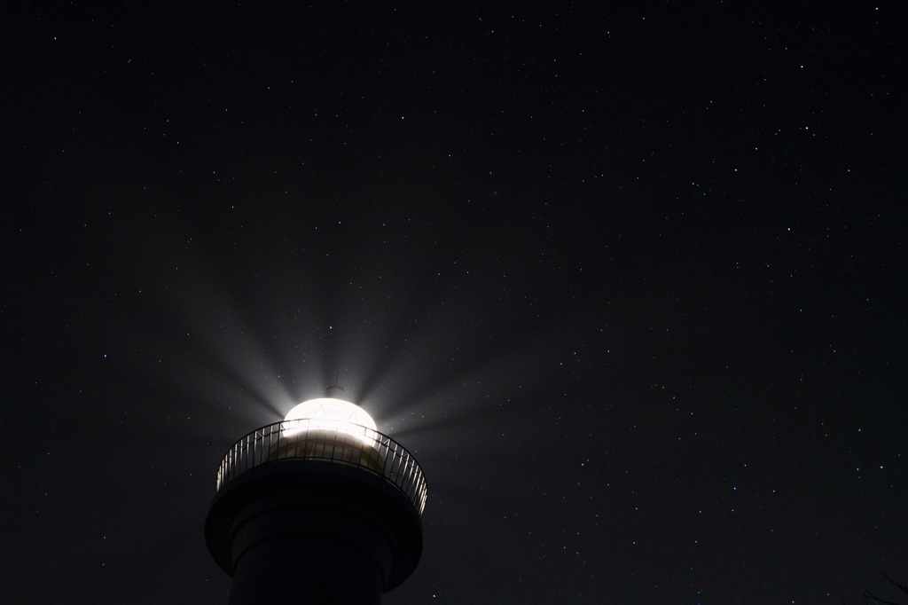 夜空にひかる