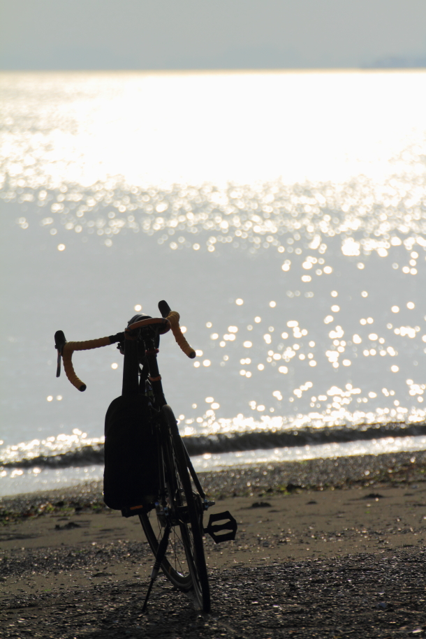 海と自転車