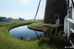オランダ風車と京成電車