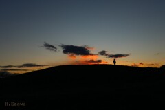 丘の上の夕日