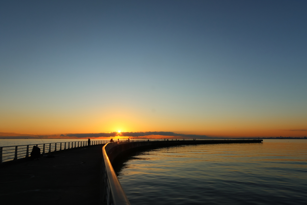夕暮れの釣り桟橋2