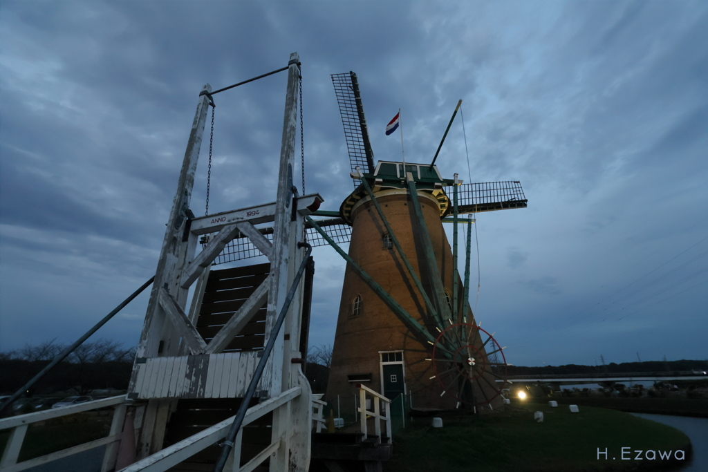 Windmill at dusk3