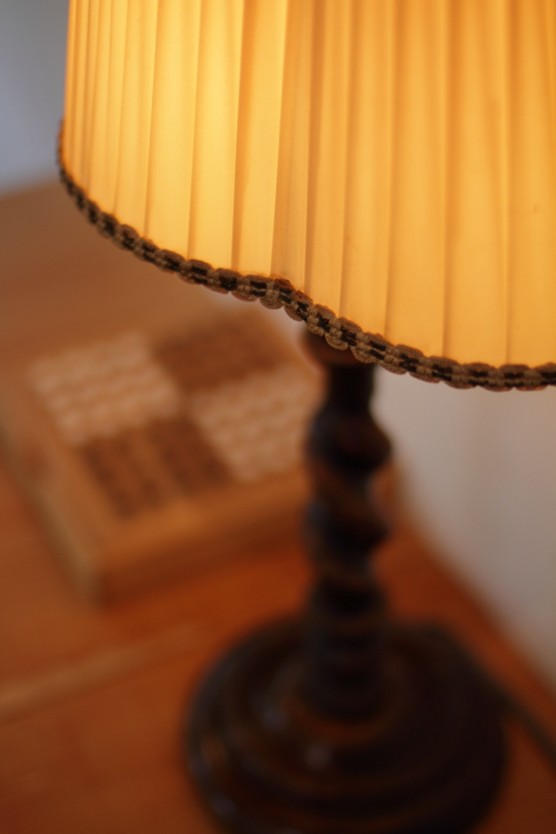 Table lamp