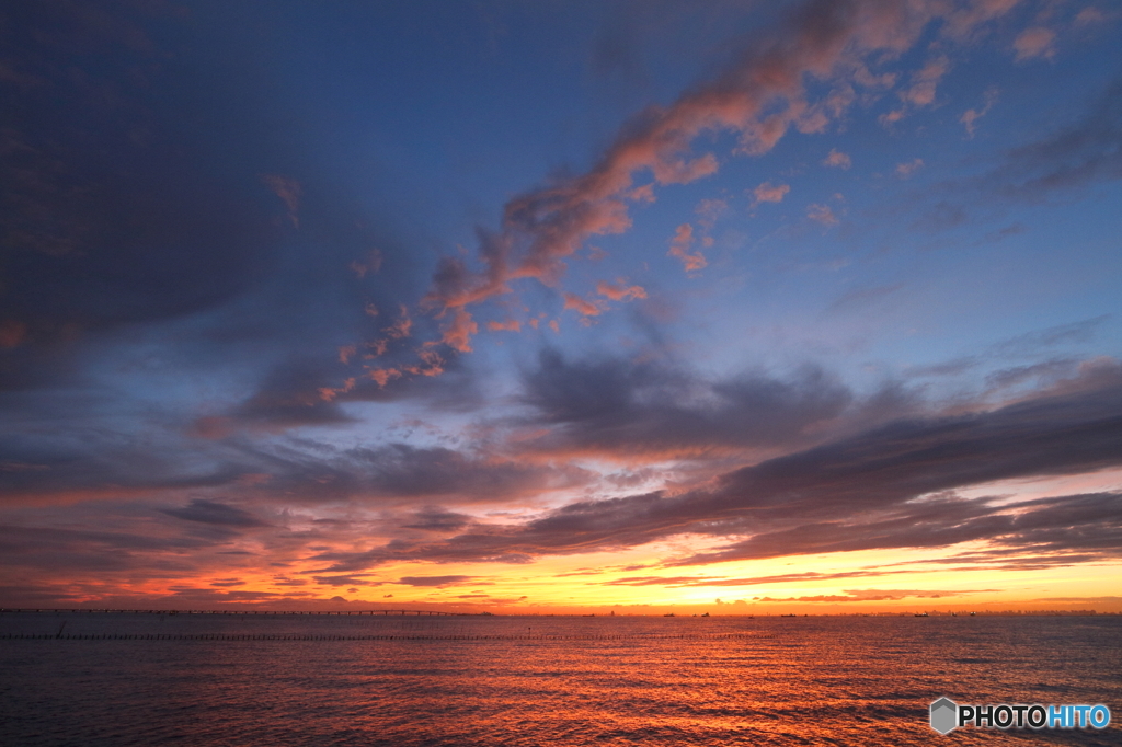 東京湾の夕空