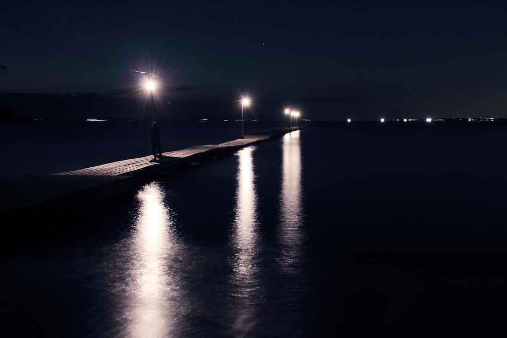 夜に浮かぶ