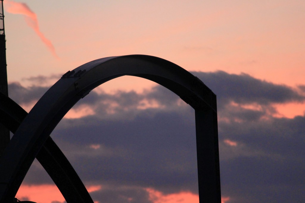 学園にかかる雲