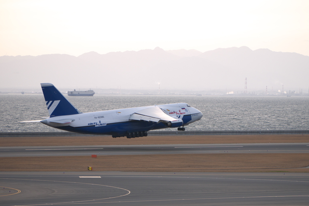 An-124