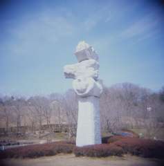 生駒山麓公園のモニュメント