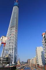 建設途中