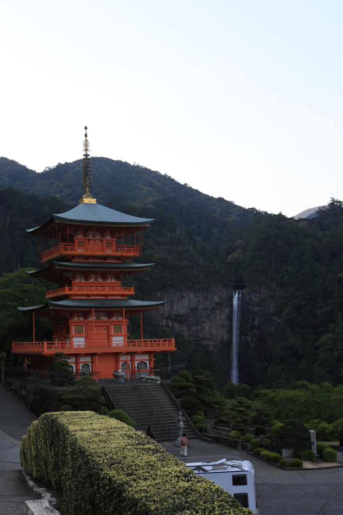 三重塔と那智の滝