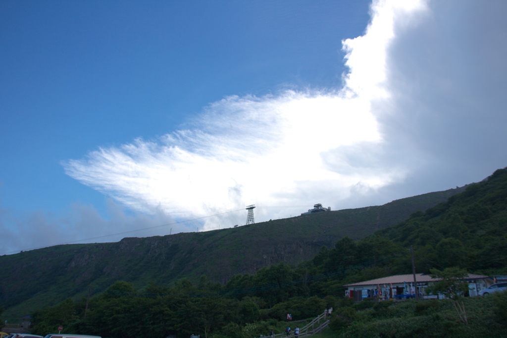 那須の山と雲