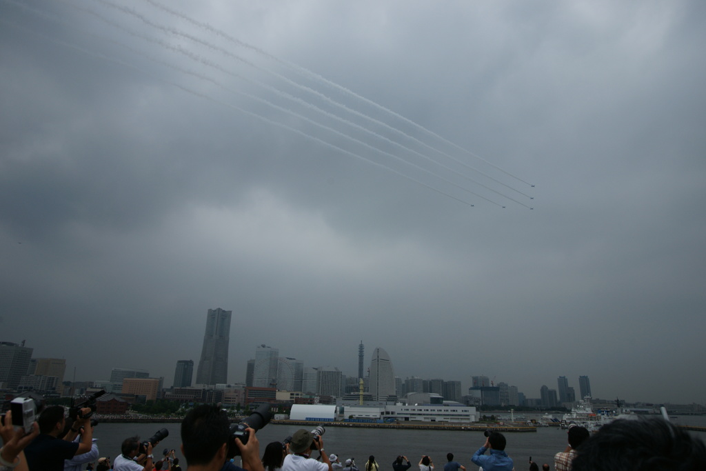 ブルーインパルスat横浜港