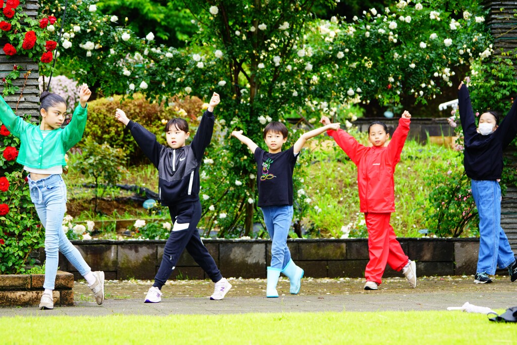 Dancing Children　⑦