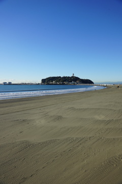 砂浜と江ノ島