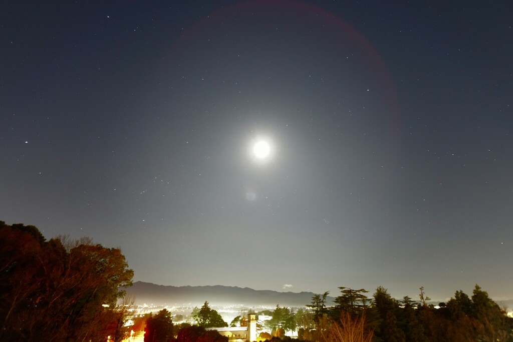 月と沈む冬の星座達