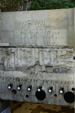 WE WILL ROCK YOU