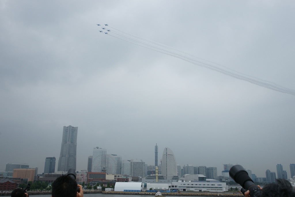 ブルーインパルスat横浜港