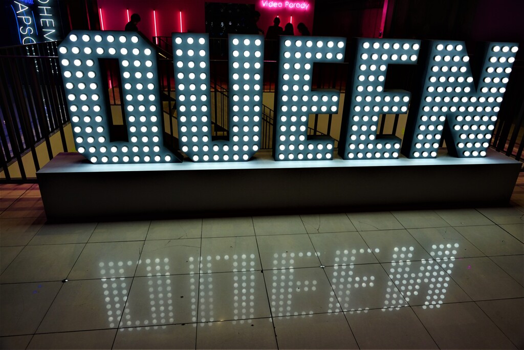 QUEEN　２