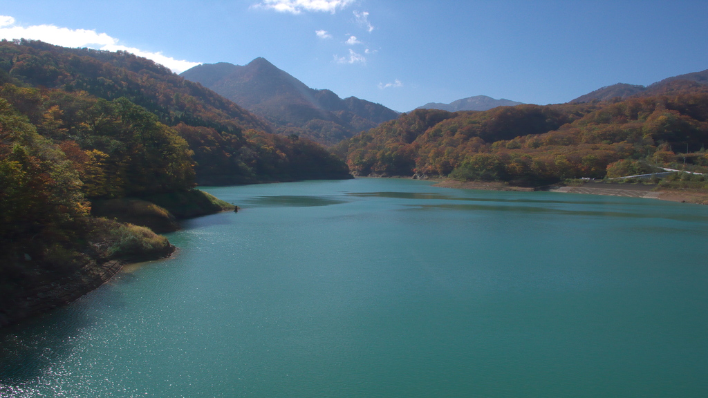 入畑ダム湖・秋