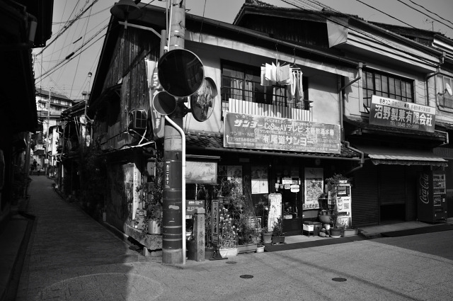 路地裏