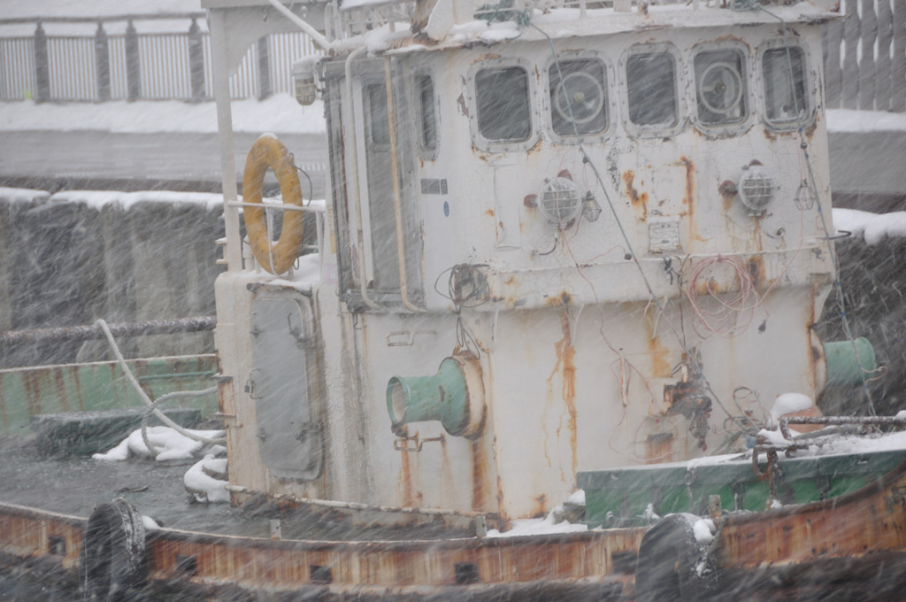 風雪に耐える漁船