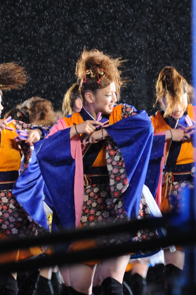 雨にもマケズ，踊りぬく
