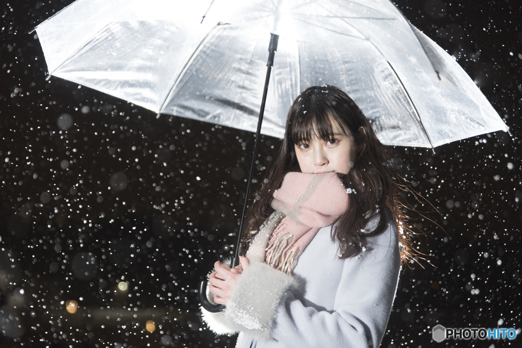 こっちも雪降ってます