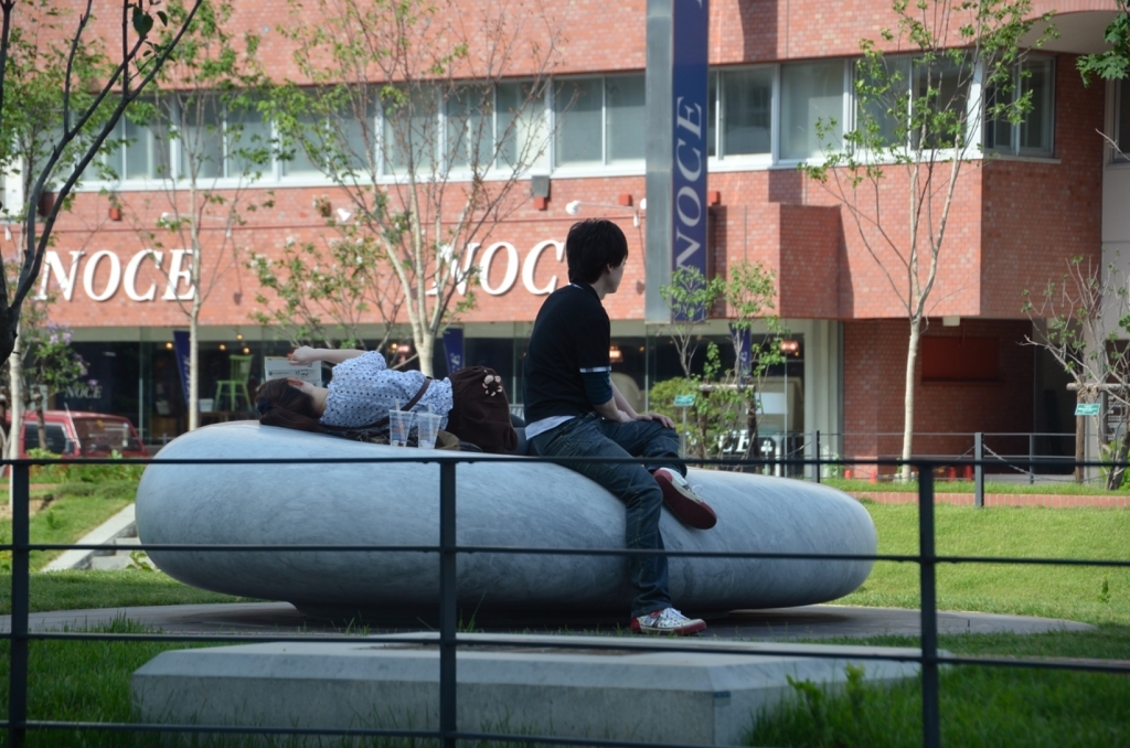 石の上にも三年