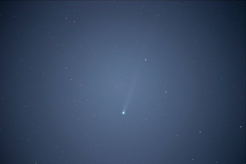 アイソン彗星明けの空に輝く