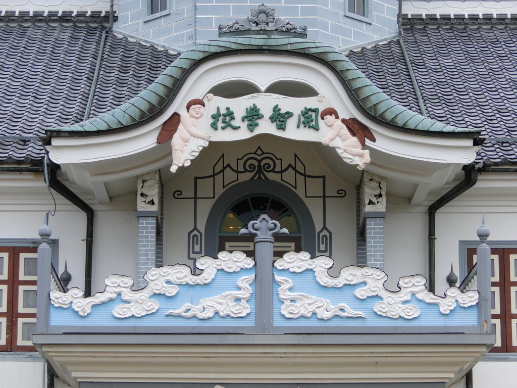 美しい近代洋風建築、、、でも変２