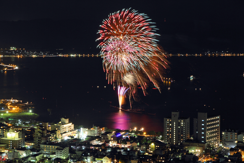 諏訪湖の夜