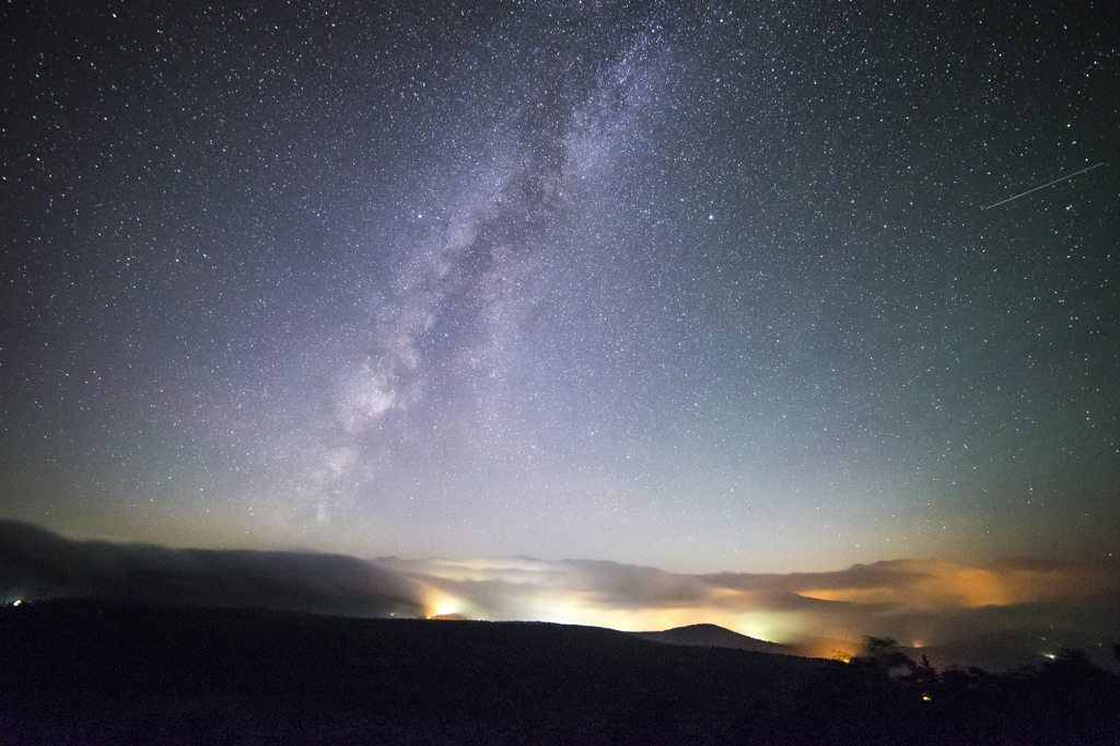 宙の川　地を這う雲