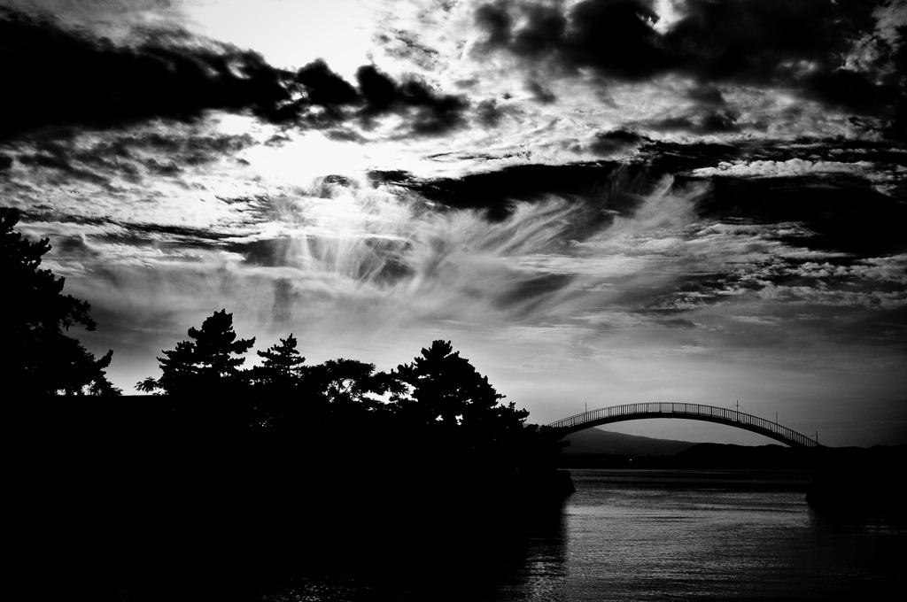白黒橋-monokurobashi-