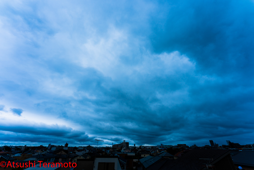 雨が降り出す前の空