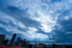 西の曇り空