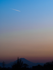 富士山と飛行機雲