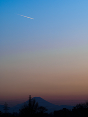 富士山と飛行機雲