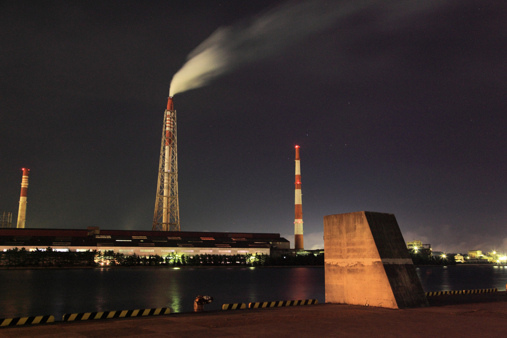 小倉港から見る工場夜景