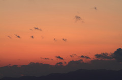 六甲山系に懸かる黒雲