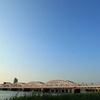 夕日を浴びる十三大橋