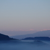 朝靄と南アルプス